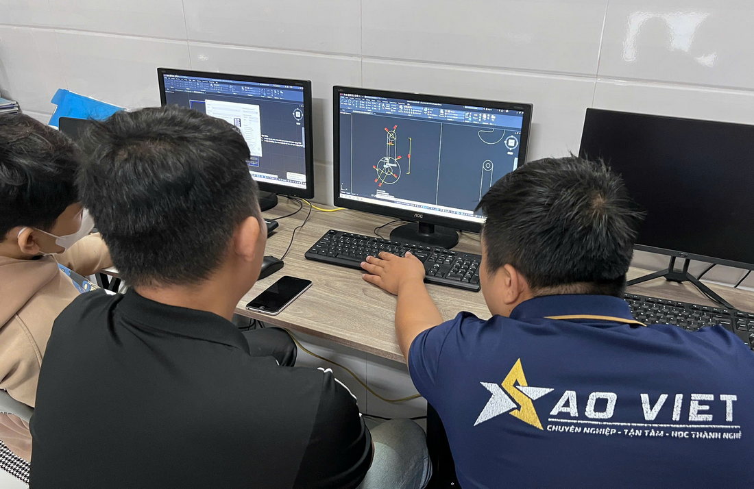 Đối Tượng Học Viên Đang Học AutoCAD Tại Phường Tân Đông Hiệp