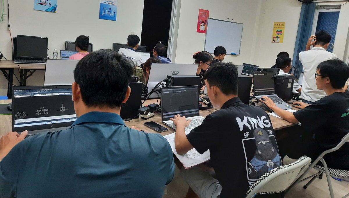 Học Viên Học Autocad Tại Tin Học Sao Việt Phường Phú Lợi