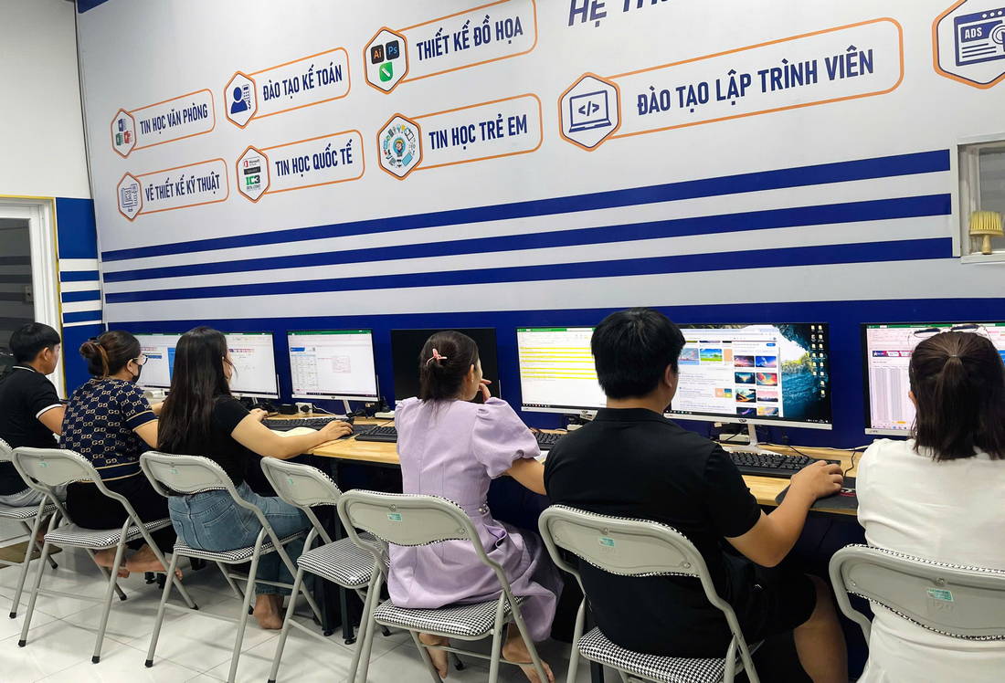 Những Ai Nên Tham Giá Khóa Học Tin Học Văn Phòng Này