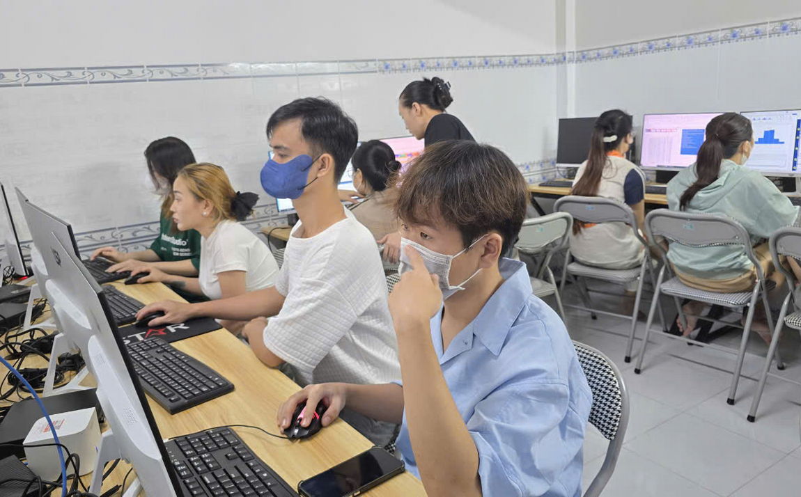 Vì Sao Bạn Nên Ứng Dụng Vibe Coding Trong Công Việc Ngày Nay